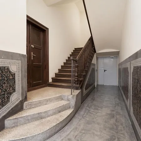 Bohaterow Getta With Mezzanine By Bookinghost Krakow